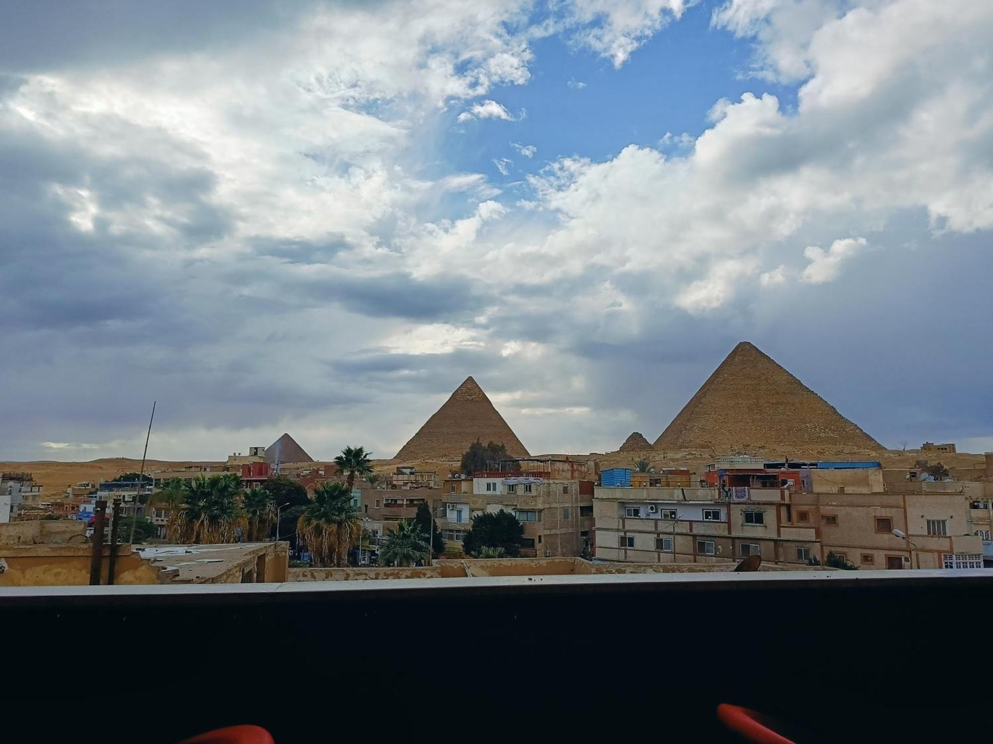 Magic Golden Pyramids View Hotell Kafret el-Gabal Exteriör bild