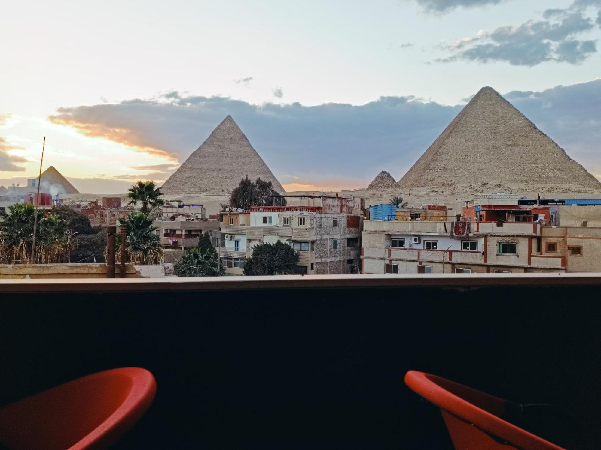 Magic Golden Pyramids View Hotell Kafret el-Gabal Exteriör bild
