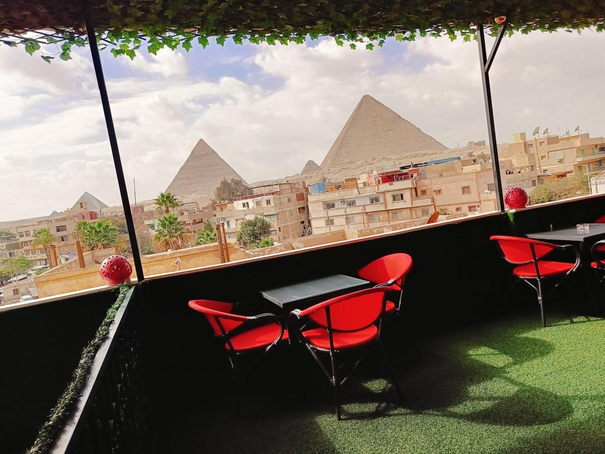 Magic Golden Pyramids View Hotell Kafret el-Gabal Exteriör bild