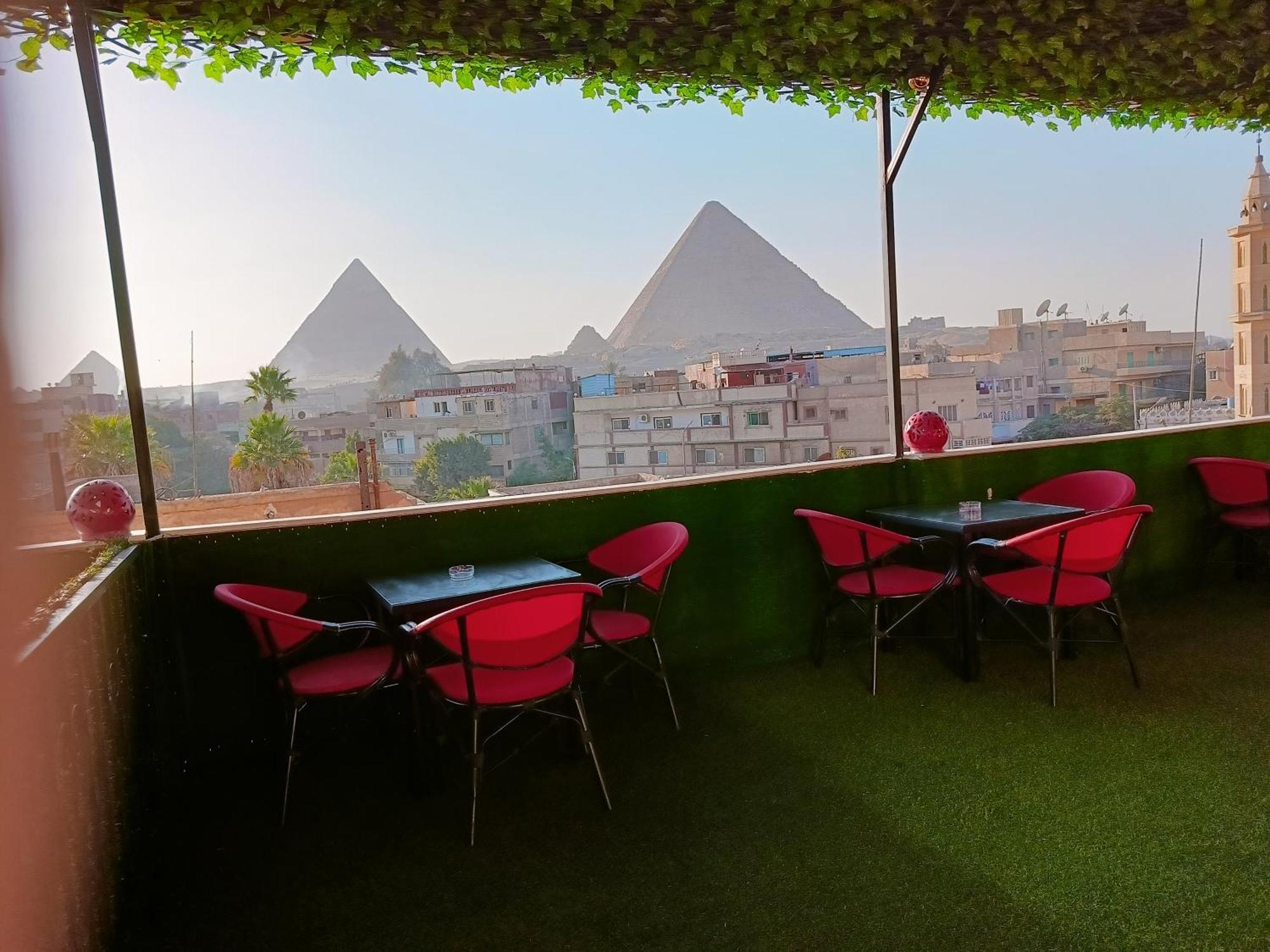 Magic Golden Pyramids View Hotell Kafret el-Gabal Exteriör bild