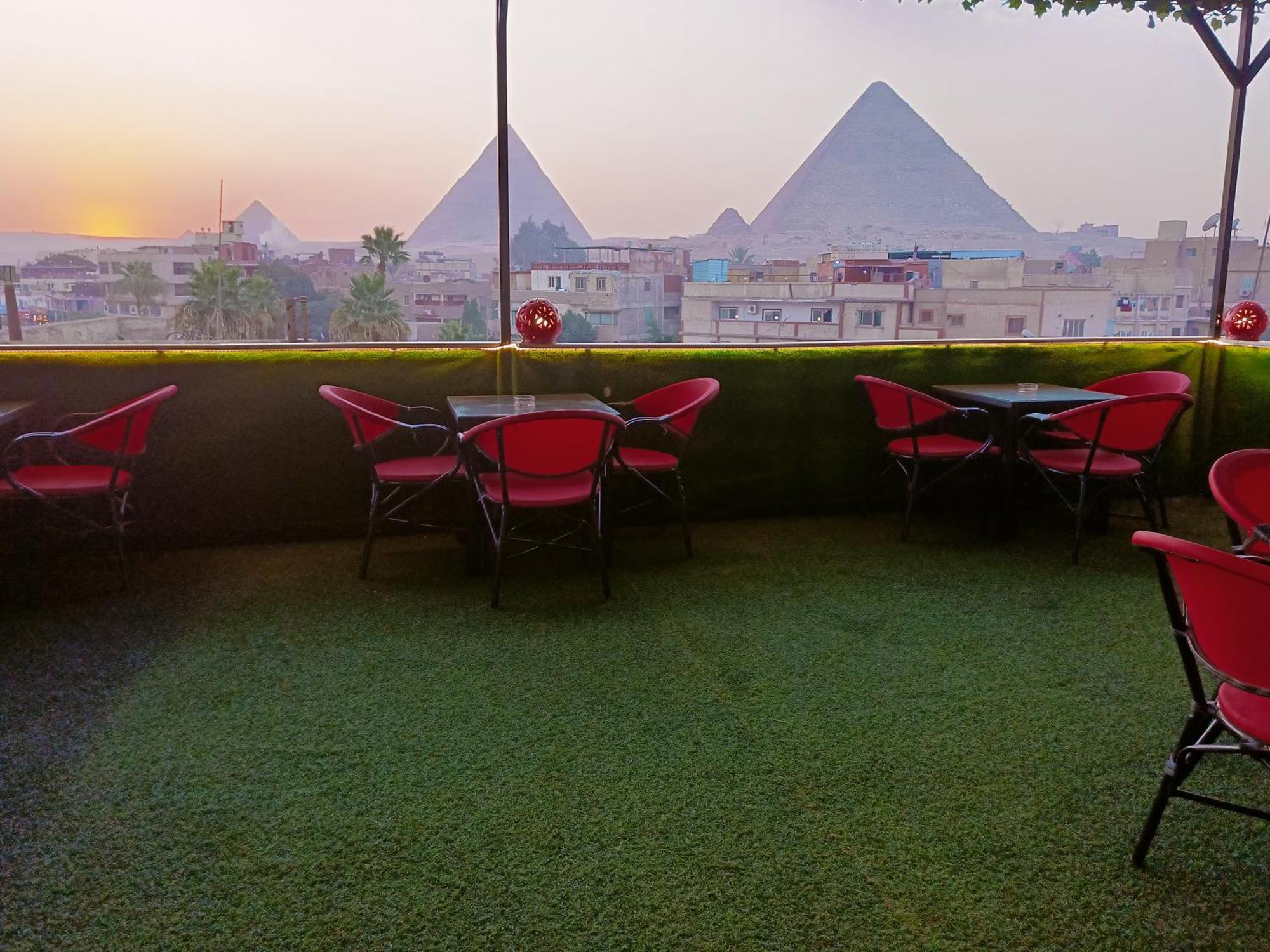 Magic Golden Pyramids View Hotell Kafret el-Gabal Exteriör bild