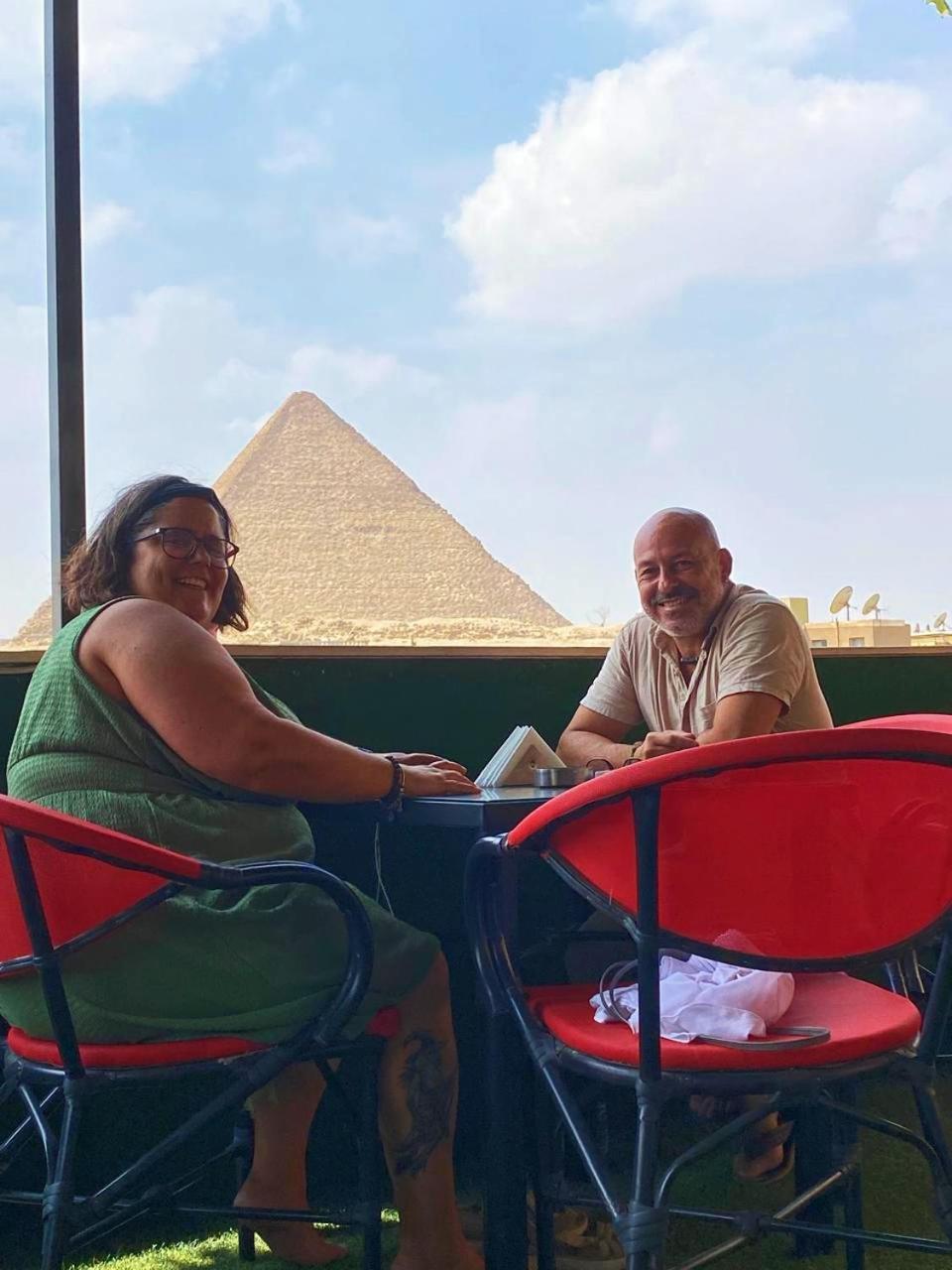 Magic Golden Pyramids View Hotell Kafret el-Gabal Exteriör bild